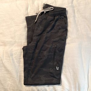 Vuori Sunday Performance Jogger, XS (28” waist), Black Camo